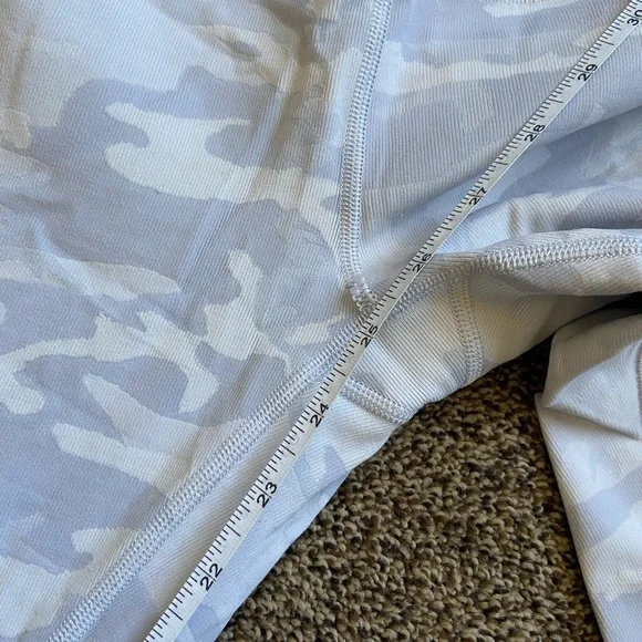 Lululemon White Camo Size 6 - Picture 7 of 7